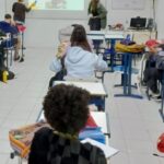 Como uniforme escolar ajudou organização a identificar vítima de abusos sexuais postados na internet