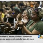 Projeto no RJ oferece videogame gratuito para crianças e adolescentes que leiam livros