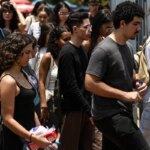 Notícias – ENSINO MÉDIO – Após dois anos de Pé-de-Meia, abandono escolar cai 43%
