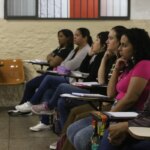 Senado aprova novo piso do magistério e regra de reajuste com ganho real